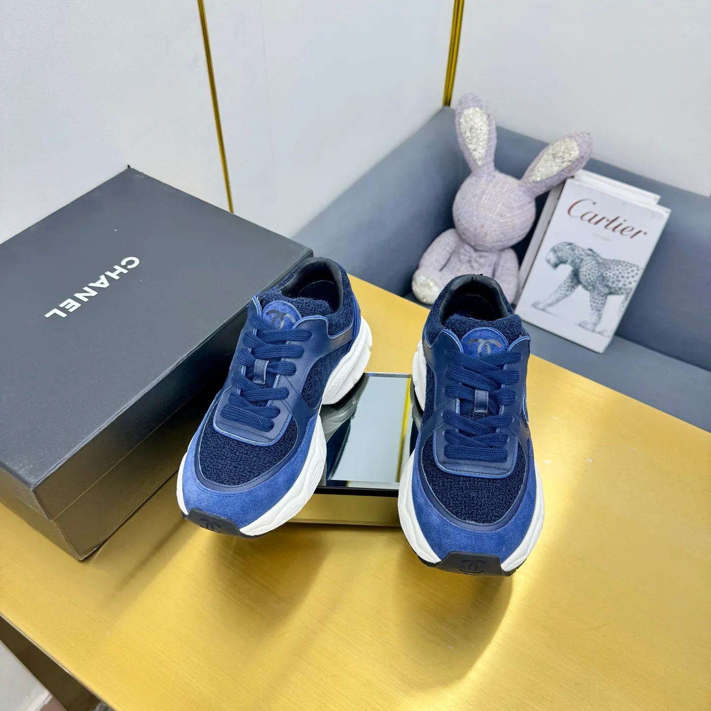 p700🐮🐮Upgraded version, upgraded version, upgraded version! No rebuttal accepted! ! ! ! Chanel Chanel dad shoes, couples' model for men and women - 2025 top casual sneakers in the counter. This classic design; the upper is electro-embroidered with various techniques; ❷The inner lining is made of: original Yangli + net ❸The outsole is based on: the original TPU combination outsole. The full set of boutique packaging for women 35–41